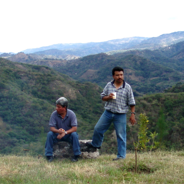 Jose & Hector, almuerzo, Mixto Viejo, Guatemala, January 11, 2006