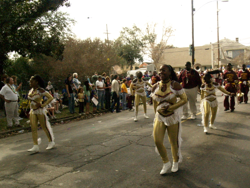 02/03/08 -- Krewe of Thoth Wiggle Girls